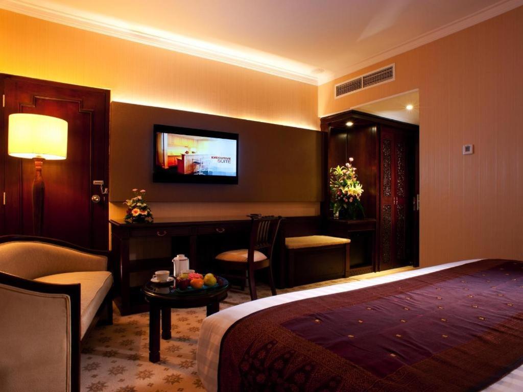 Kartika Chandra Hotel Джакарта Екстериор снимка