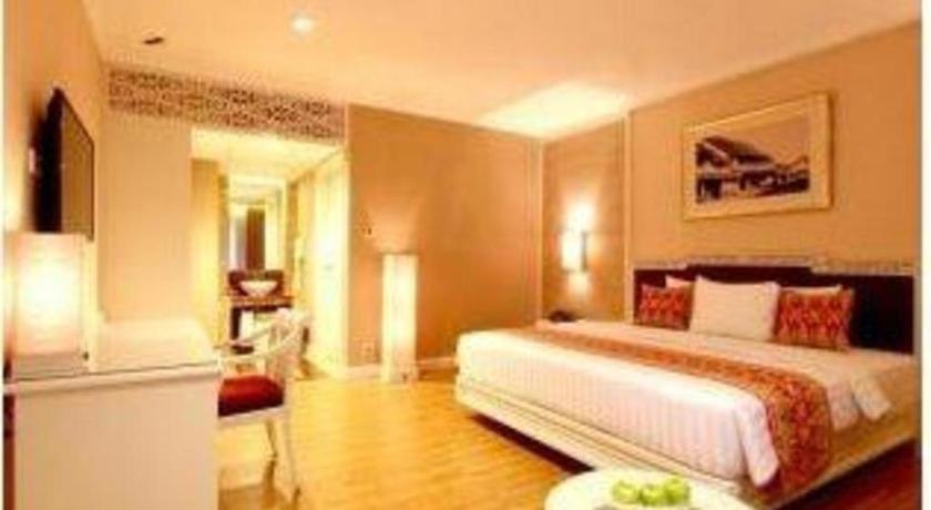 Kartika Chandra Hotel Джакарта Екстериор снимка
